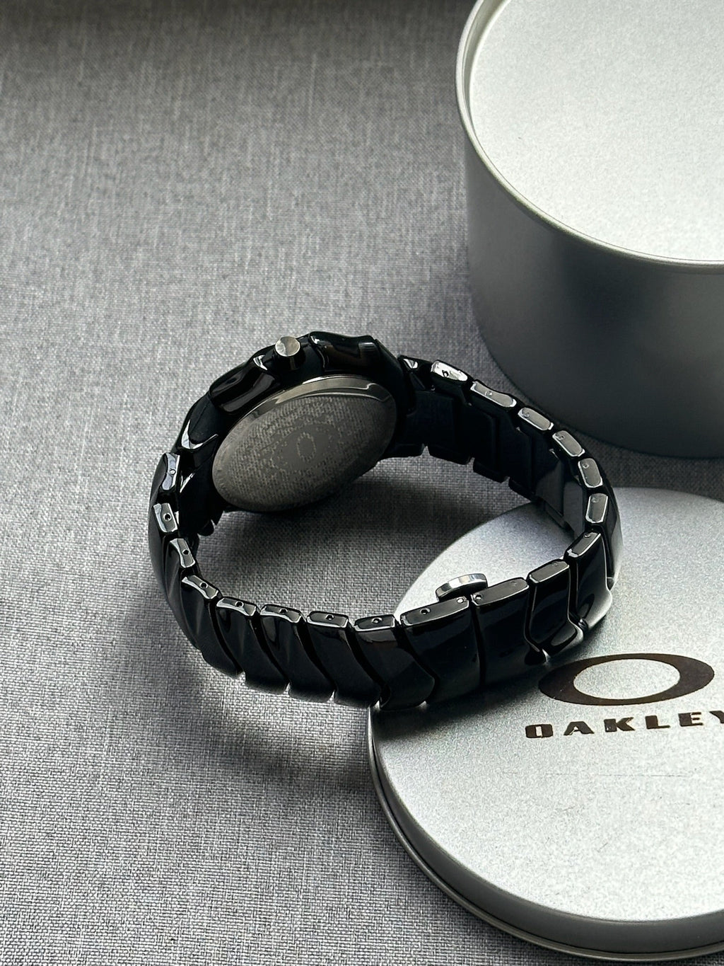 Oakley Blade Watch – Black dial Black SHINY Stainless Steel, Swiss Movement, Collectible Men’s Watch