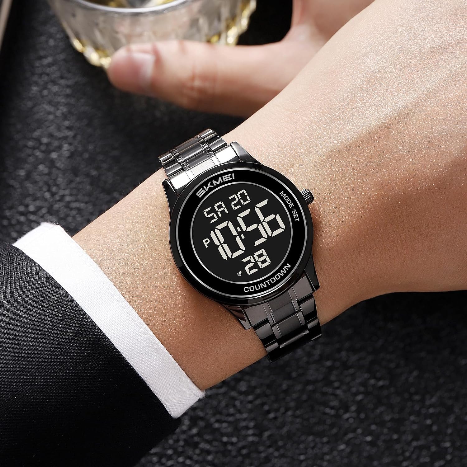 FANMIS Men’s and Women’s Digital Retro Watch with Stainless Steel Bracelet Waterproof LED Wristwatch with Alarm, Stopwatch, Countdown, Classic Business Watches